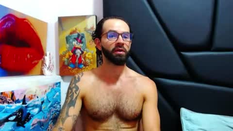 akiles online show from June 18, 12:12 am
