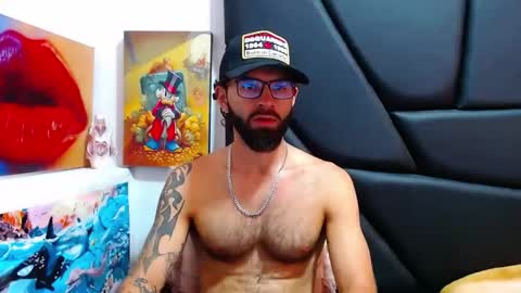 akiles online show from May 14, 11:14 pm