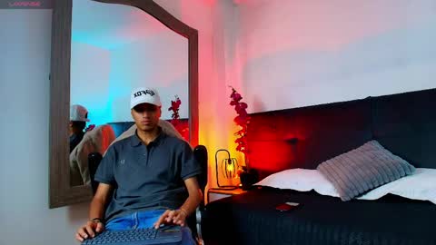 alan_colthon online show from April 17, 2:25 am