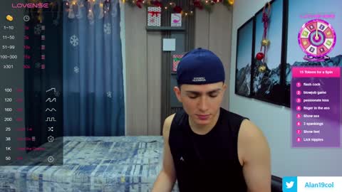 Snapshot of alan_nd_kevin chatting on December 16, 11:33 am Alan Kevin can we reach 100 thumbs up please guys online show from December 16, 11:33 am