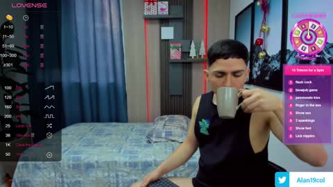 Snapshot of alan_nd_kevin chatting on December 4, 11:30 am Alan Kevin can we reach 100 thumbs up please guys online show from December 4, 11:30 am