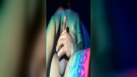 alanbucsa0 online show from June 22, 7:51 pm
