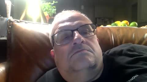 alankrieski1174 online show from October 29, 3:42 am