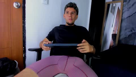 Alan Smith  online show from December 5, 7:43 pm