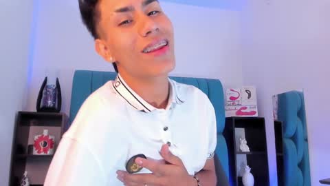 alannaughty_ online show from December 20, 8:45 pm