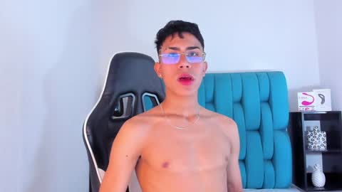 alannaughty_ online show from January 26, 9:07 pm