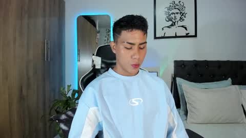 alannaughty_ online show from April 26, 4:10 am