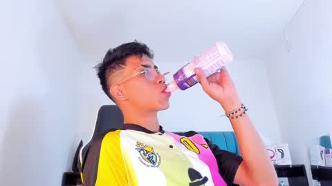 alannaughty_ online show from January 29, 9:17 pm