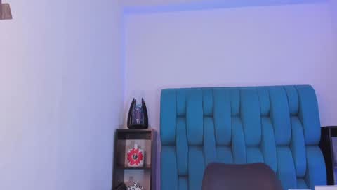 alannaughty_ online show from December 24, 9:11 pm