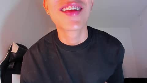 alannaughty_ online show from February 17, 8:58 pm