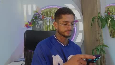 alan online show from April 15, 12:05 pm