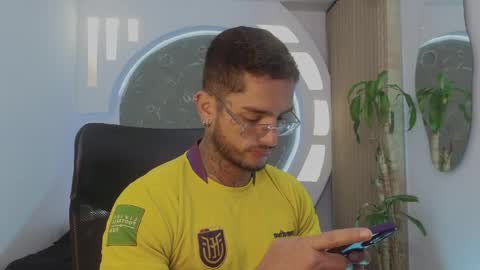 alan online show from April 3, 11:51 am