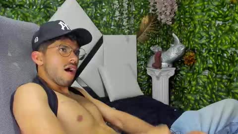 alanvilla_lobo online show from October 15, 9:11 pm