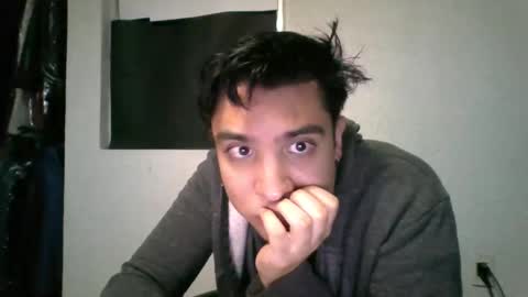 albertoarenas16 online show from May 23, 5:13 am