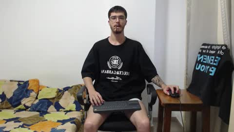 Snapshot of aleex_miller chatting on October 18, 10:53 am aleex_miller online show from October 18, 10:53 am