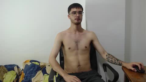 Snapshot of aleex_miller chatting on September 30, 7:02 am aleex_miller online show from September 30, 7:02 am