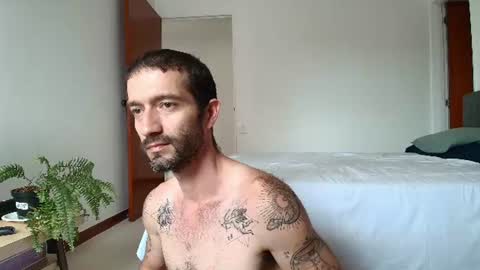 Alejandro Hernndez online show from July 4, 6:11 pm