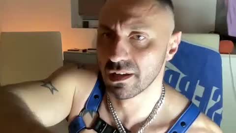 Snapshot of alejandrobghero chatting on October 21, 5:16 pm Alejandro online show from October 21, 5:16 pm