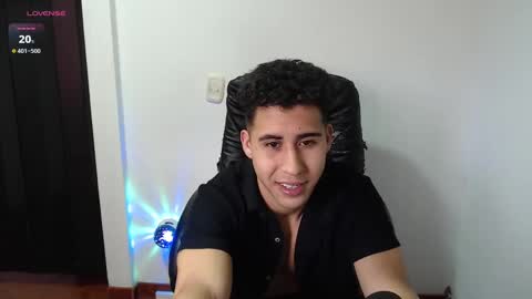 Snapshot of alejandrojf_00 chatting on March 5, 9:17 pm Daiki jack online show from March 5, 9:17 pm