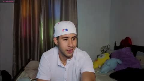 Snapshot of alejandrojf_00 chatting on September 22, 6:51 pm Daiki jack online show from September 22, 6:51 pm