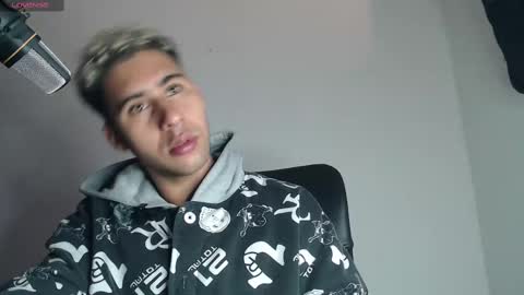 Snapshot of alejandrojf_00 chatting on December 11, 1:11 pm Daiki jack online show from December 11, 1:11 pm