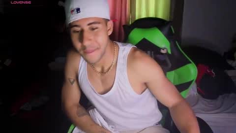 Snapshot of alejandrojf_00 chatting on September 17, 4:19 pm Daiki jack online show from September 17, 4:19 pm