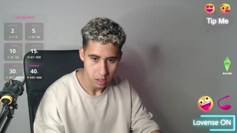 Snapshot of alejandrojf_00 chatting on December 22, 3:22 pm Daiki jack online show from December 22, 3:22 pm
