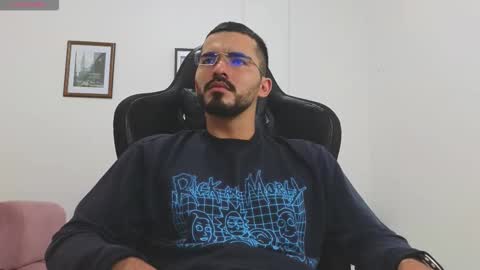 alejandroo_7 online show from November 26, 6:22 pm