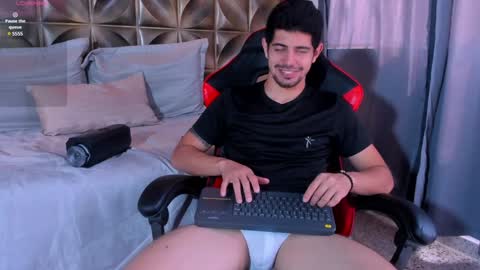 Snapshot of alejandrostorm chatting on January 28, 5:24 pm Alejo online show from January 28, 5:24 pm