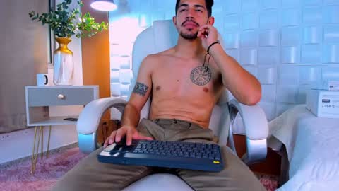 Snapshot of alejandrostorm chatting on February 6, 8:02 pm Alejo online show from February 6, 8:02 pm