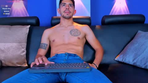Snapshot of alejandrostorm chatting on January 29, 8:25 pm Alejo online show from January 29, 8:25 pm