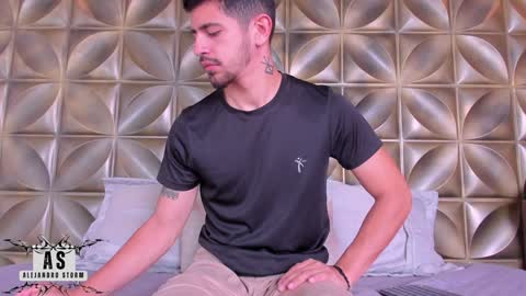 Snapshot of alejandrostorm chatting on January 6, 3:29 pm Alejo online show from January 6, 3:29 pm