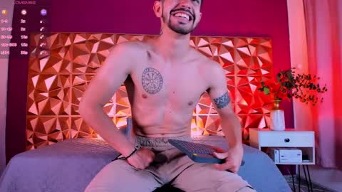 Snapshot of alejandrostorm chatting on March 4, 10:05 pm Alejo online show from March 4, 10:05 pm