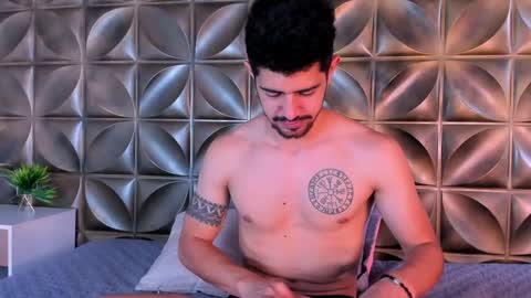 Snapshot of alejandrostorm chatting on February 13, 7:31 pm Alejo online show from February 13, 7:31 pm
