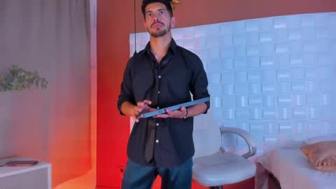 Snapshot of alejandrostorm chatting on March 8, 8:57 pm Alejo online show from March 8, 8:57 pm