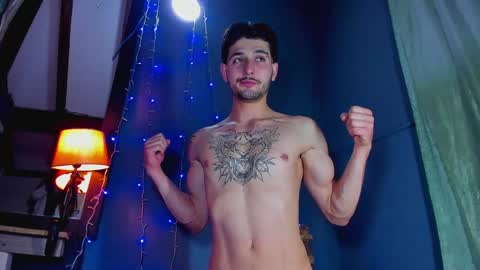 Snapshot of alejo_323__ chatting on January 12, 2:03 am alejo_323__ online show from January 12, 2:03 am