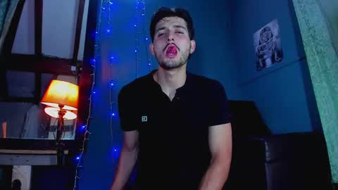 Snapshot of alejo_323__ chatting on February 9, 6:01 am alejo_323__ online show from February 9, 6:01 am