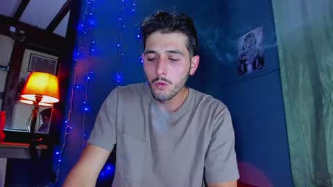 Snapshot of alejo_323__ chatting on January 27, 2:31 am alejo_323__ online show from January 27, 2:31 am