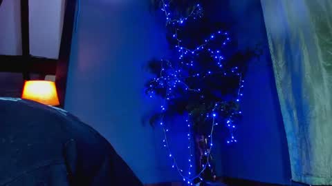 Snapshot of alejo_323__ chatting on January 5, 4:36 am alejo_323__ online show from January 5, 4:36 am