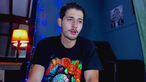 Snapshot of alejo_323__ chatting on February 7, 1:25 am alejo_323__ online show from February 7, 1:25 am