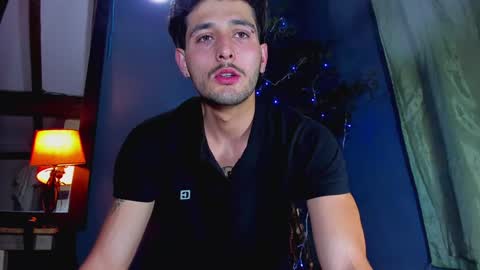 Snapshot of alejo_323__ chatting on January 9, 4:30 am alejo_323__ online show from January 9, 4:30 am