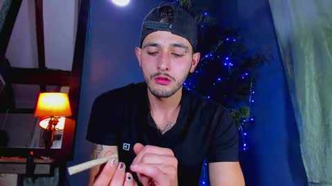 Snapshot of alejo_323__ chatting on January 4, 3:18 am alejo_323__ online show from January 4, 3:18 am