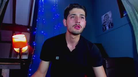 Snapshot of alejo_323__ chatting on February 8, 3:52 am alejo_323__ online show from February 8, 3:52 am