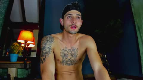 Snapshot of alejo_323__ chatting on December 8, 4:46 am alejo_323__ online show from December 8, 4:46 am