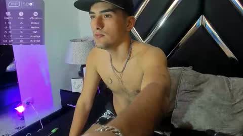 Snapshot of alekruizx chatting on October 15, 2:19 am Alek online show from October 15, 2:19 am