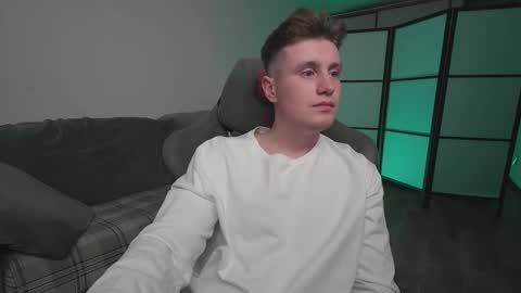 Snapshot of aleks_fisher chatting on October 21, 10:56 pm Alex and Linar online show from October 21, 10:56 pm