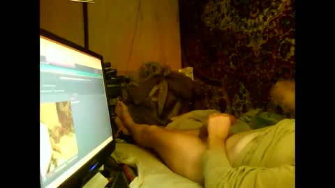 Snapshot of alekss4 chatting on December 30, 4:20 am alekss4 online show from December 30, 4:20 am