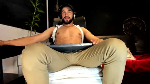 ALESSANDRO  WYE online show from March 7, 7:06 am