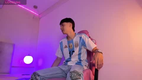 Snapshot of alessandro_dybala chatting on January 28, 12:11 pm Alessandro Dybala online show from January 28, 12:11 pm