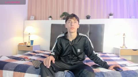 Snapshot of alessandro_dybala chatting on March 10, 3:41 pm Alessandro Dybala online show from March 10, 3:41 pm
